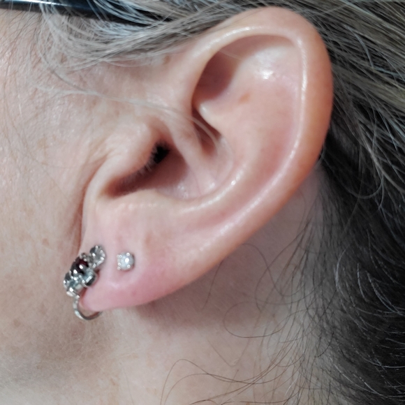 VTG Earrings Ruby Rhinestone Starburst Snowflake Clipon Christmas Valentine's - Picture 6 of 17